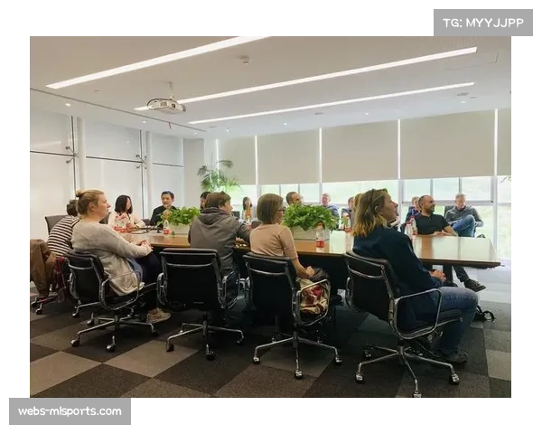 德国足球职业联盟首席执行官一行到访四达时代,深化中德非足球文化交流 德国足球职业联盟首席执行官一行到访四达时代,深化中德非足球文化交流